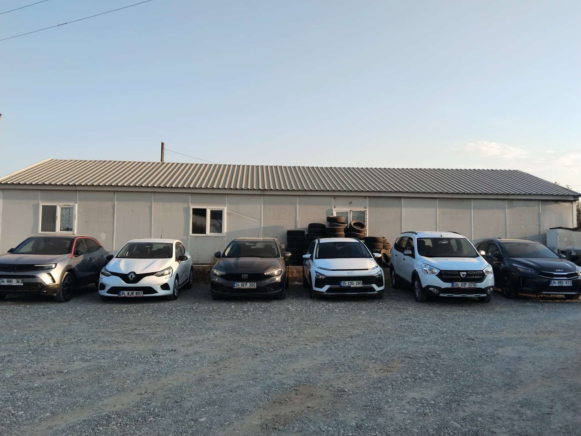 Akşam otopark alanı